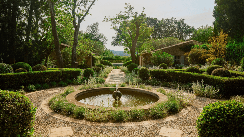 From Lawn Care to Custom Design: Yard Art Landscaping